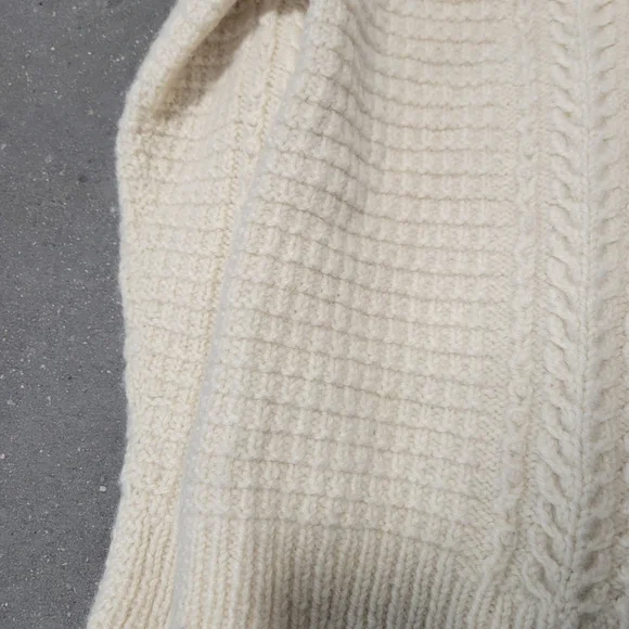 Vintage wool cableknit mens small women's medium sweater - Picture 12 of 12
